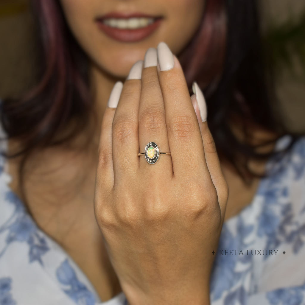 Dark Elegance - Opal Ring -