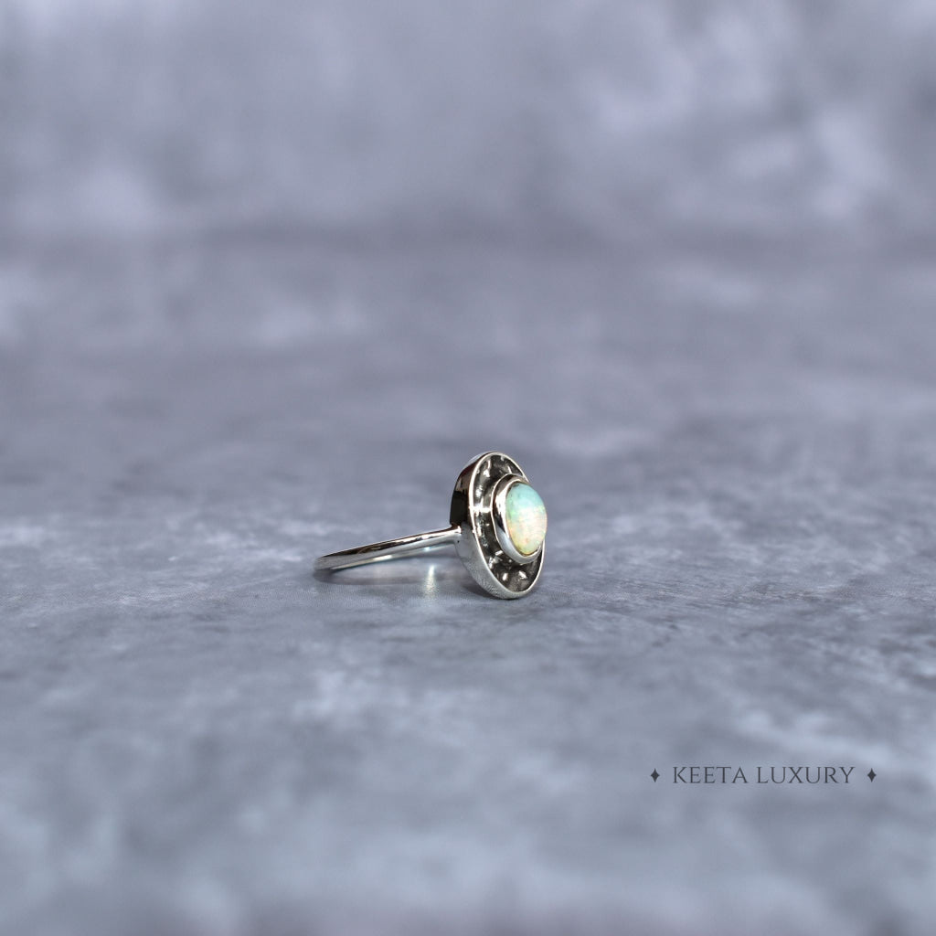 Dark Elegance - Opal Ring -