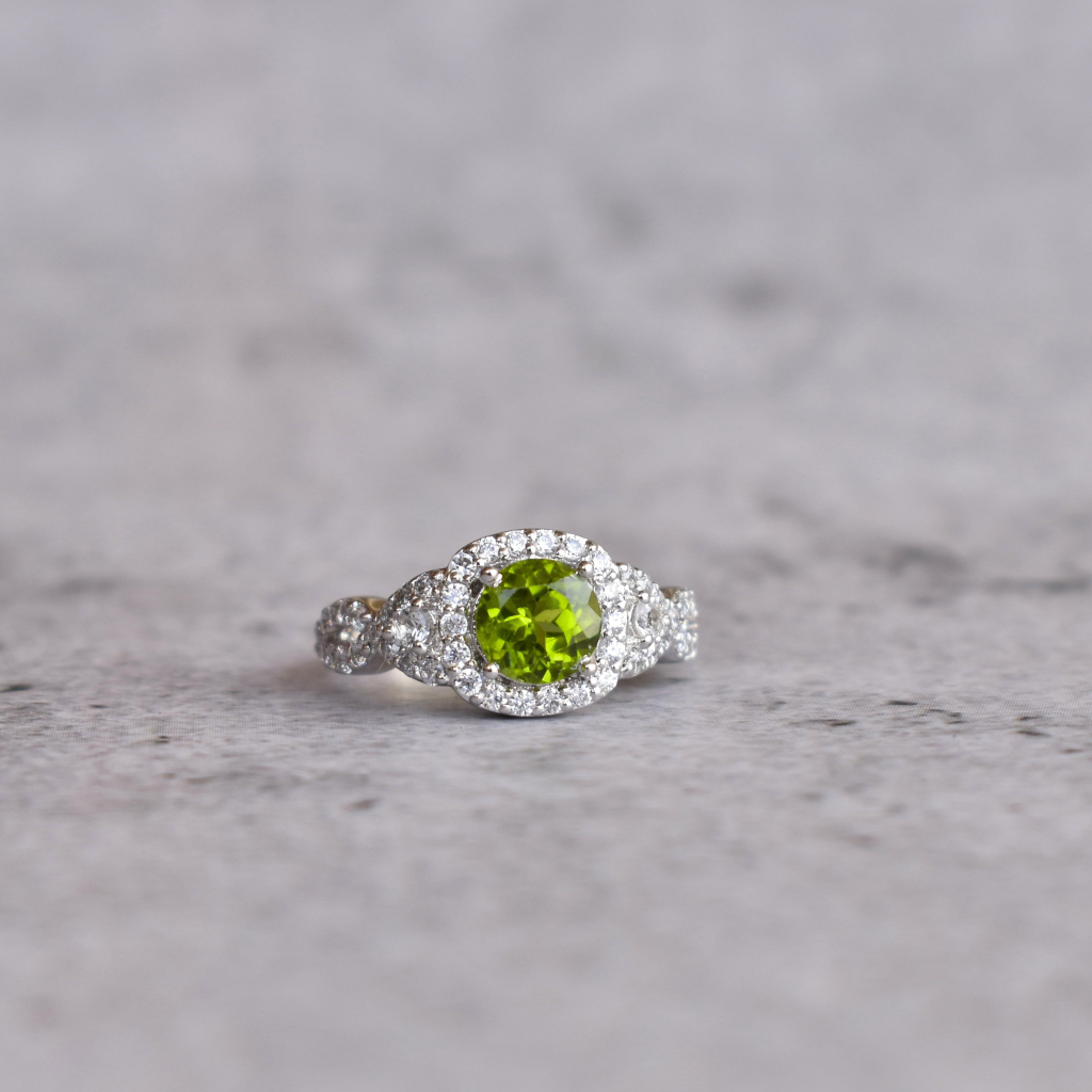 Eternal Charm - Peridot Ring -
