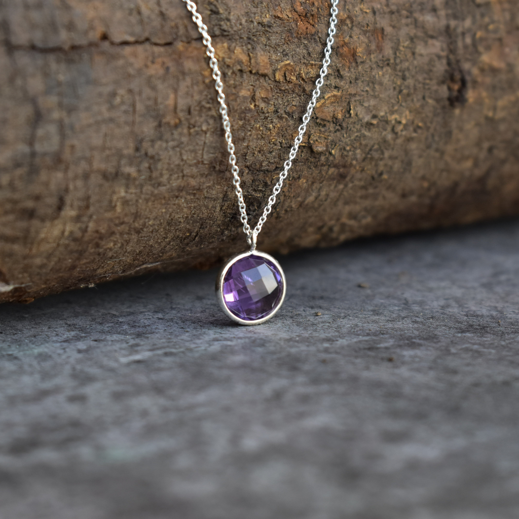 Facets Talks - Amethyst Necklace -