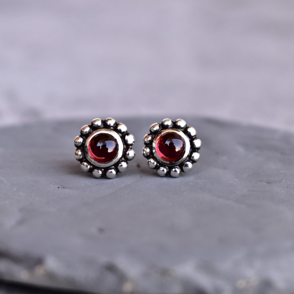 Flower Child - Garnet Stud -