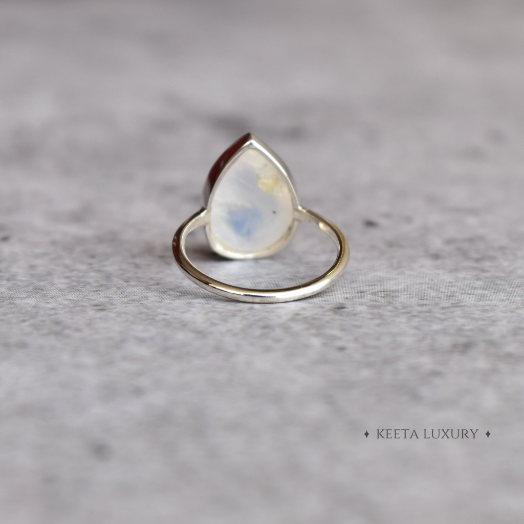 Lunar Drop - Moonstone Ring -
