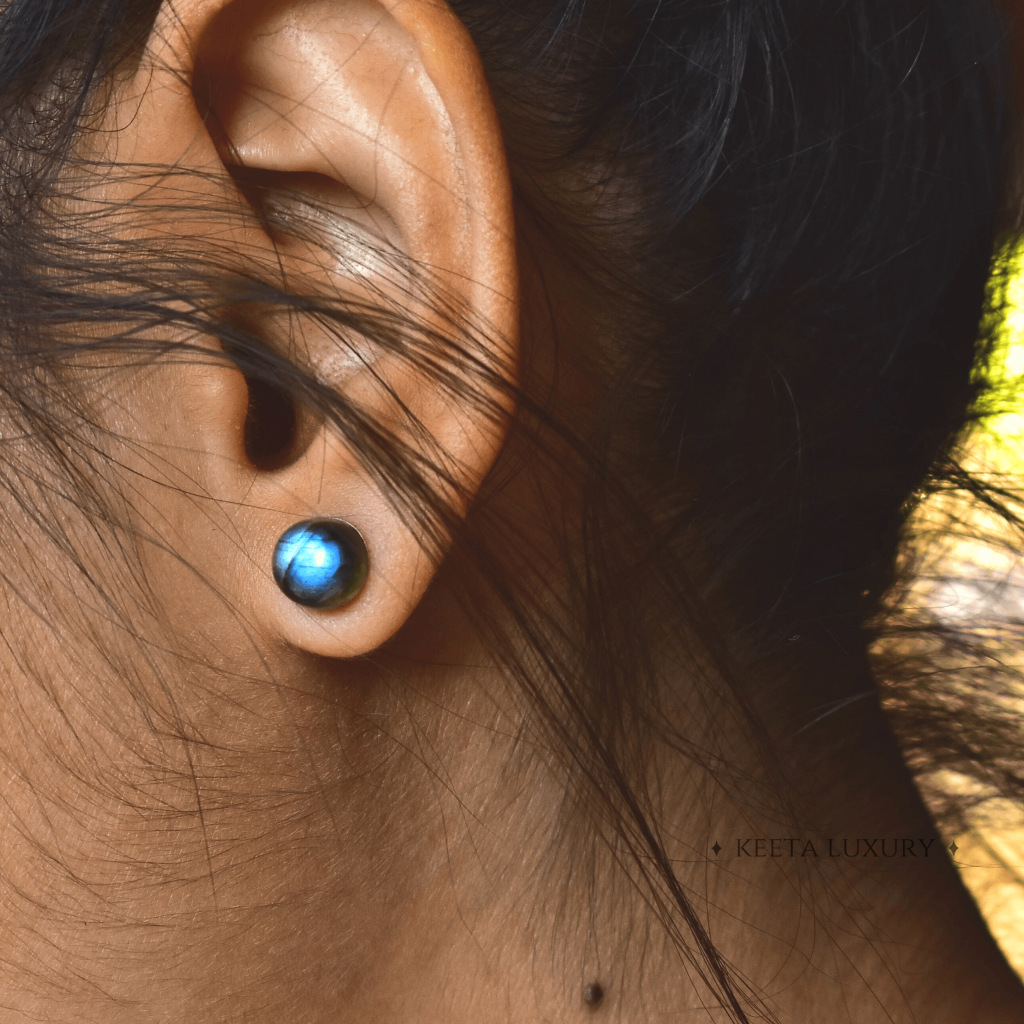 Magic Button - Labradorite Stud -