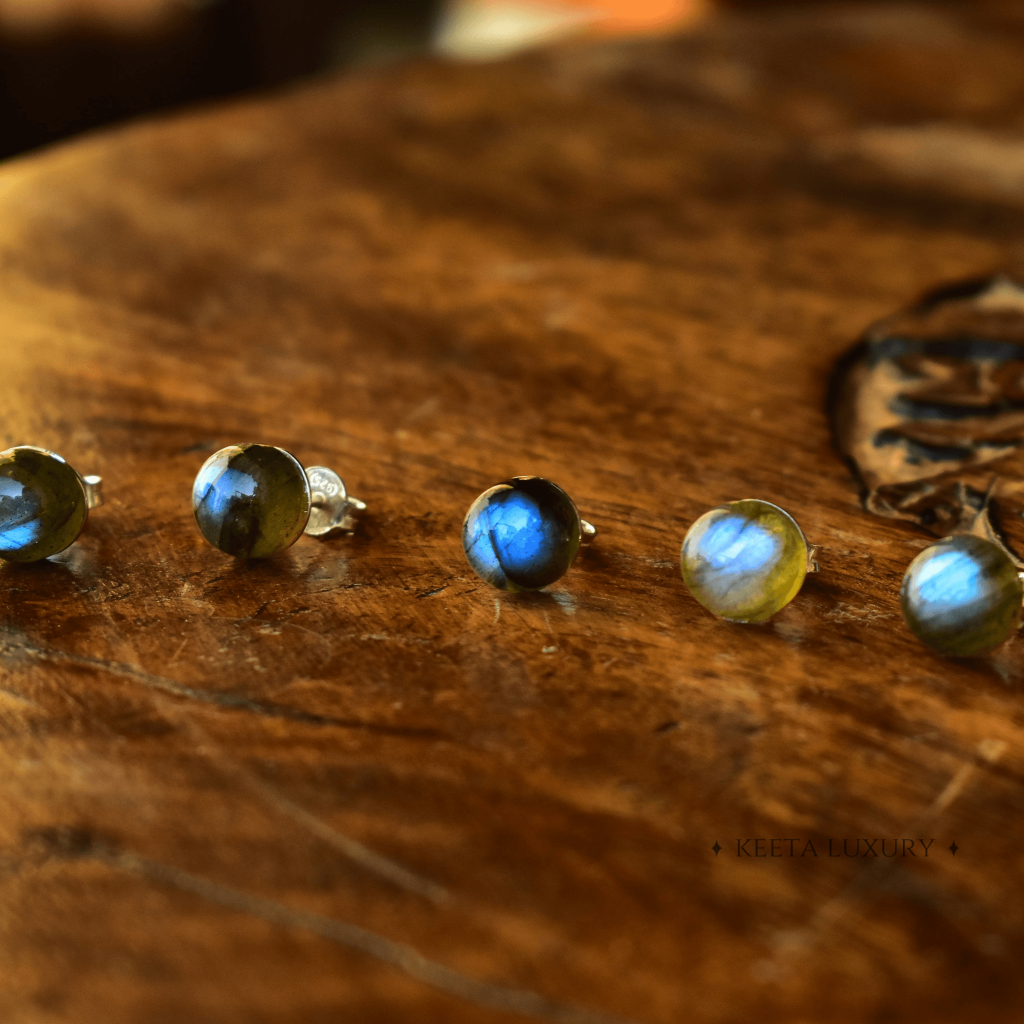 Magic Button - Labradorite Stud -