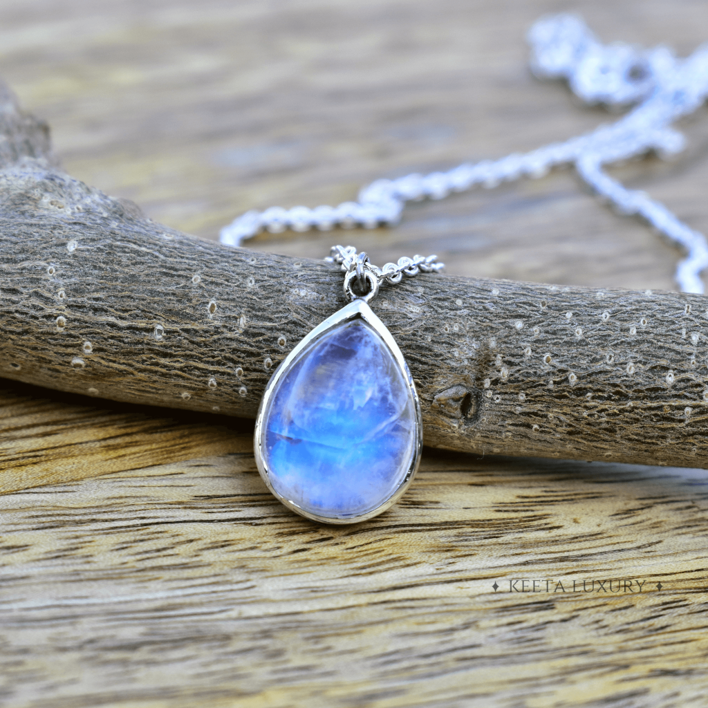 Magic Drop - Moonstone Necklace -