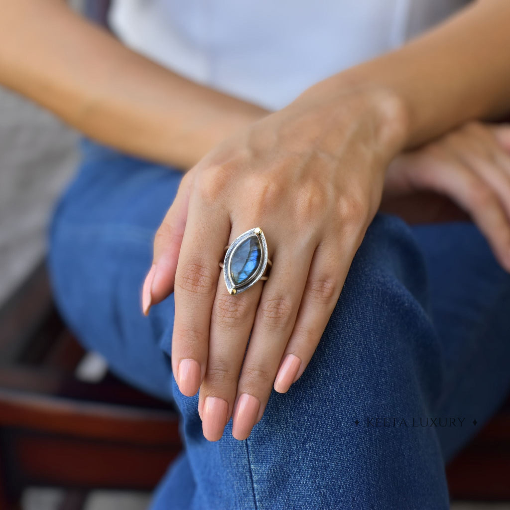 Marquise Beauty - Labradorite Ring -