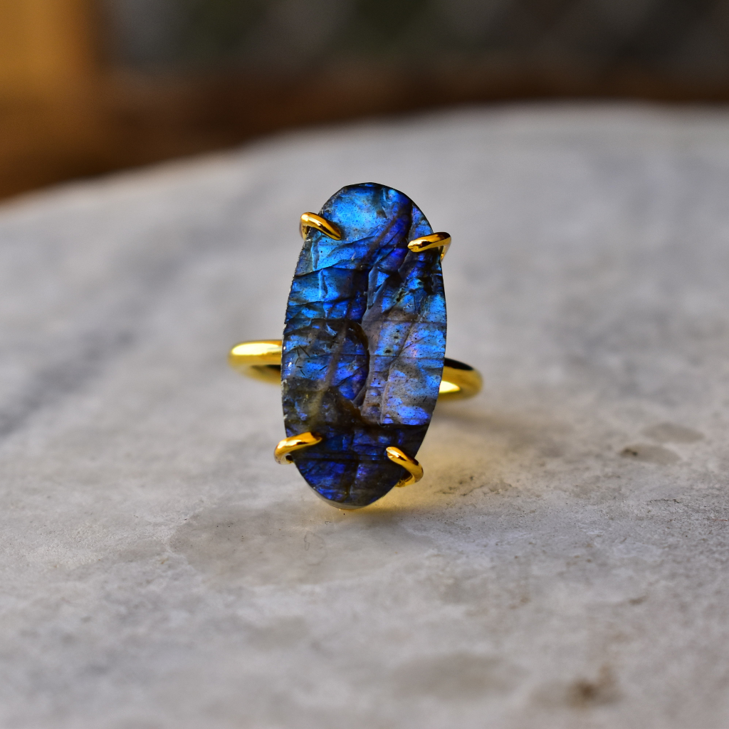 Mystic Aura - Raw Labradorite Ring -