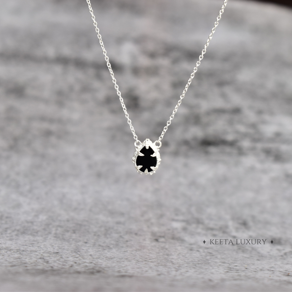 Nature Skin - Black Onyx Necklace -