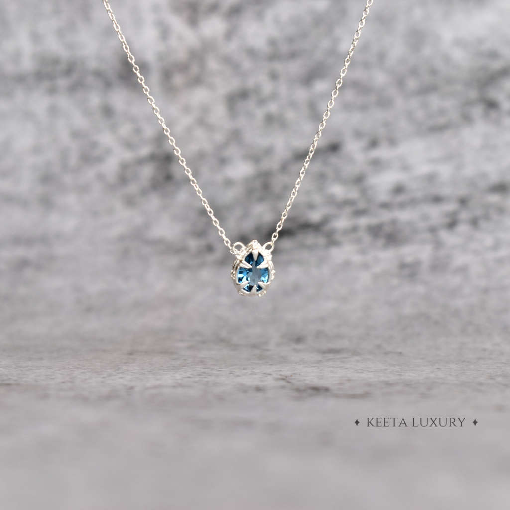 Nature Skin - Blue Topaz Necklace -