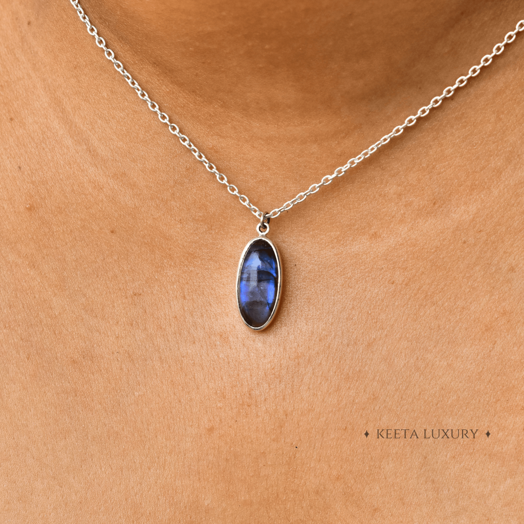 Oval Regency - Labradorite Necklace -