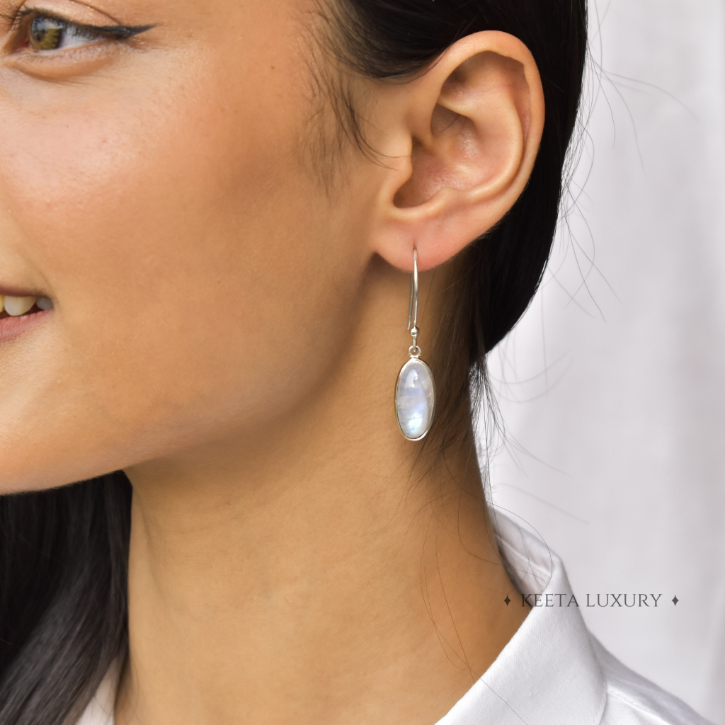 Oval Regency - Moonstone Dangle -