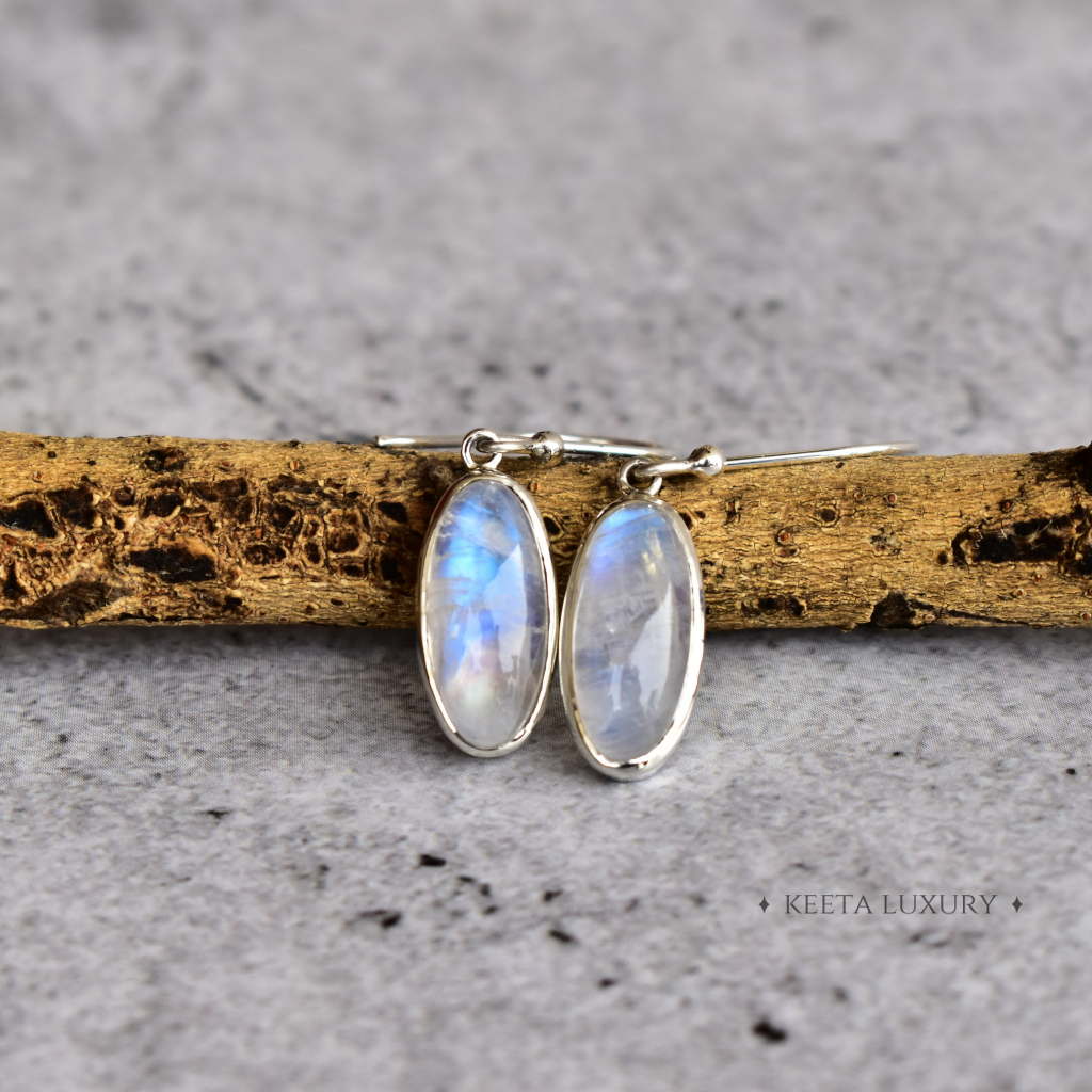 Oval Regency - Moonstone Dangle -