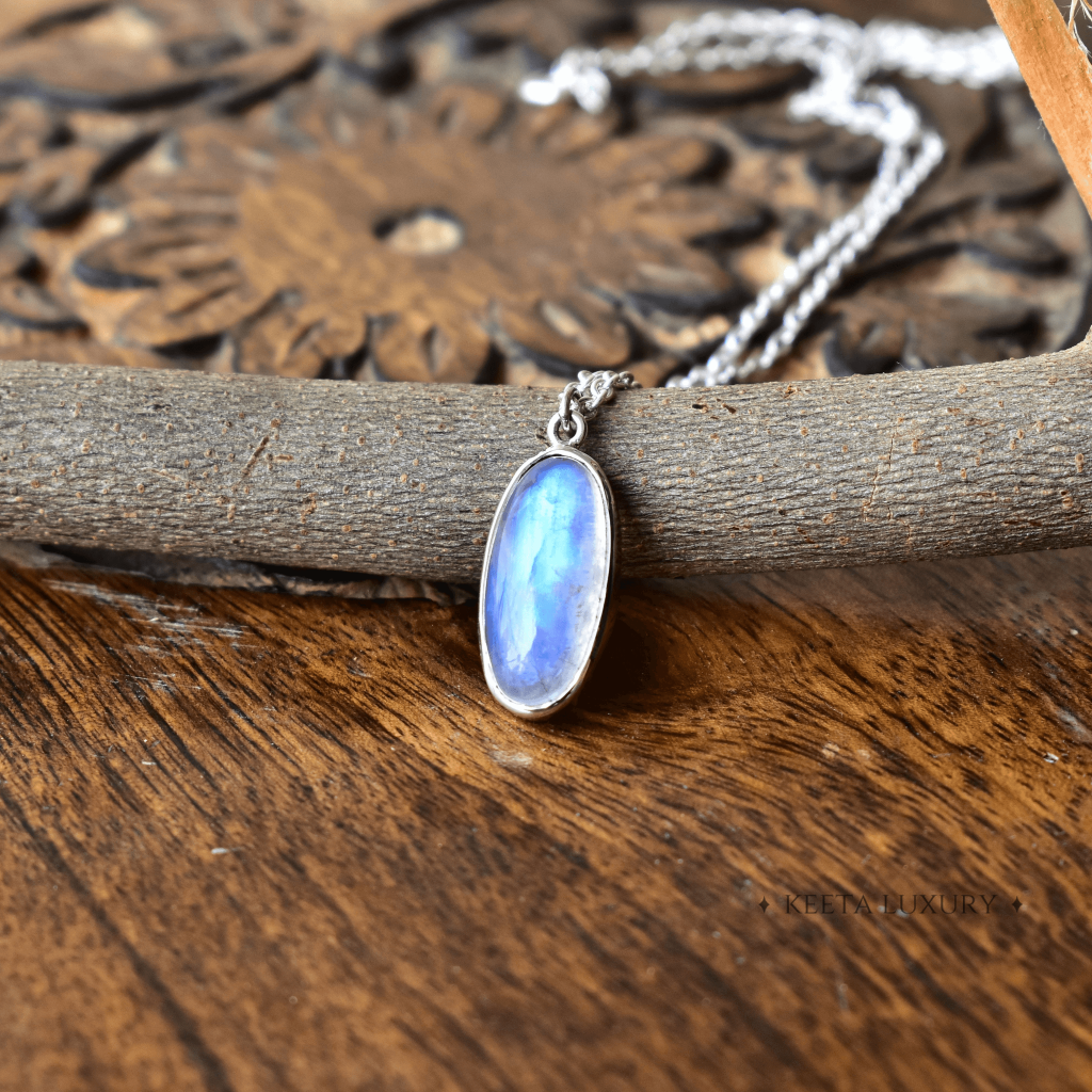 Oval Regency - Moonstone Necklace -