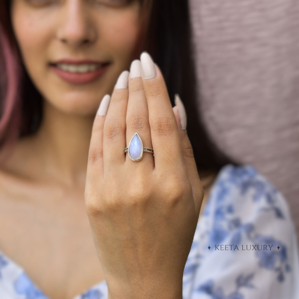 Pear Fantasy - Moonstone Ring -