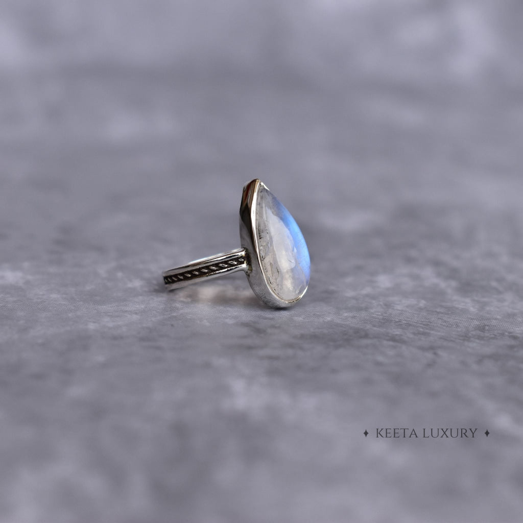 Pear Fantasy - Moonstone Ring -