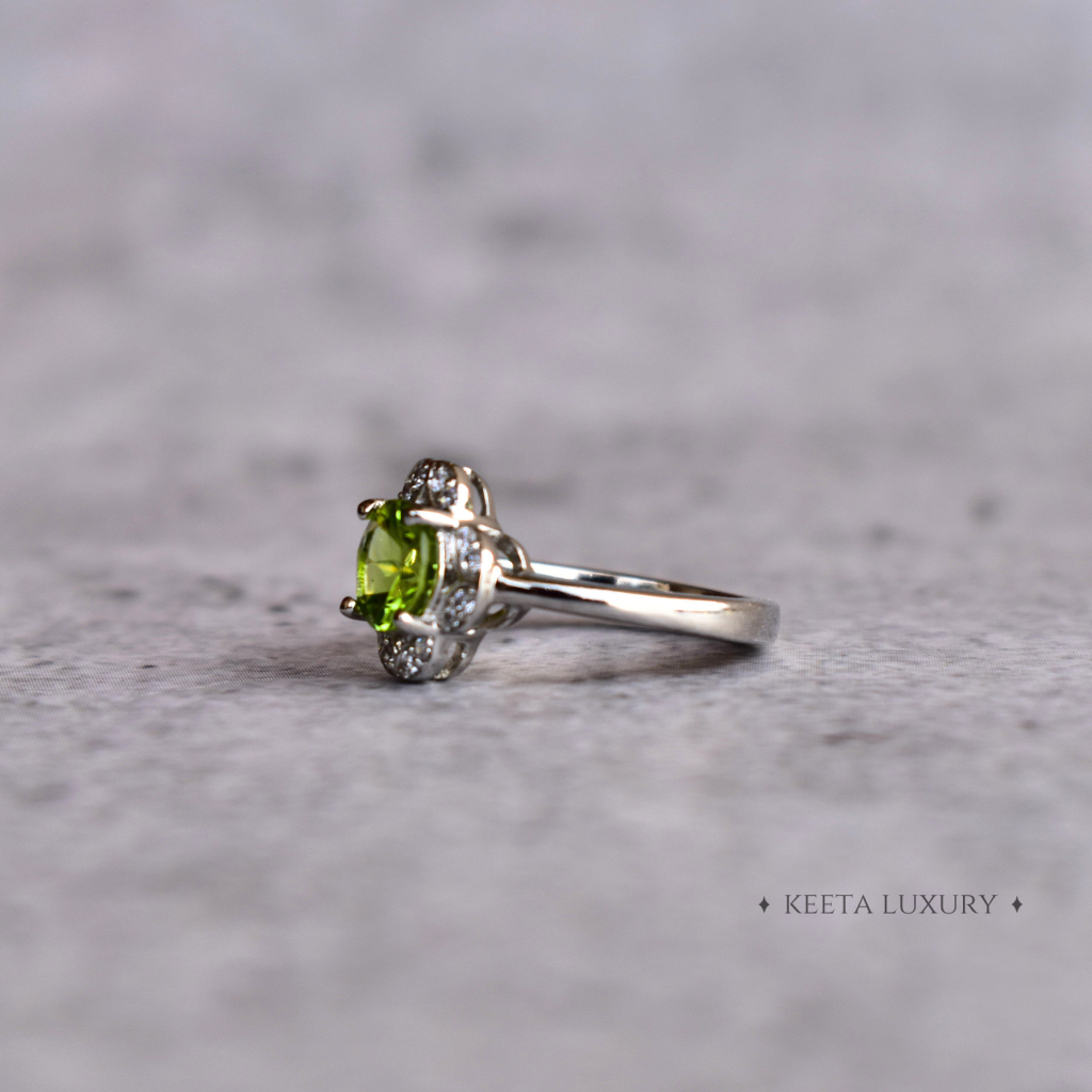Pure Harmony - Peridot Ring -