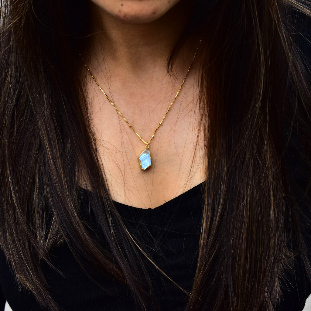 Raw Charm - Moonstone Necklace -