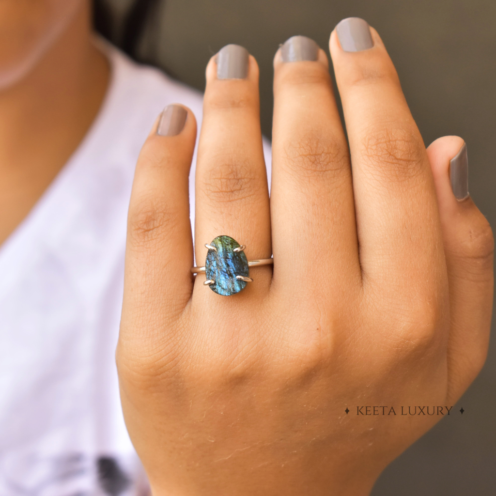 Raw Magic - Labradorite Ring -