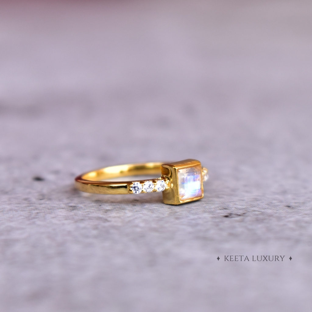 Square Minimalism - Moonstone Ring -