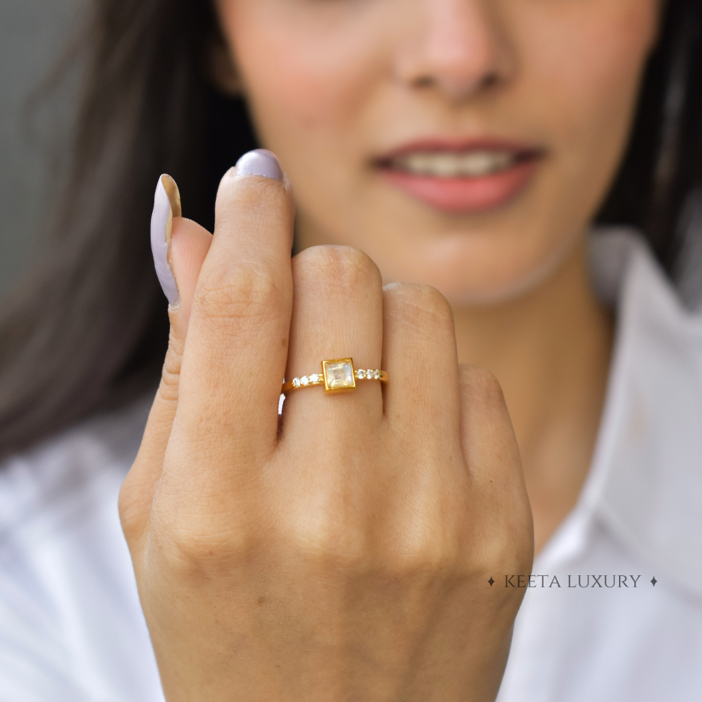 Square Minimalism - Moonstone Ring -