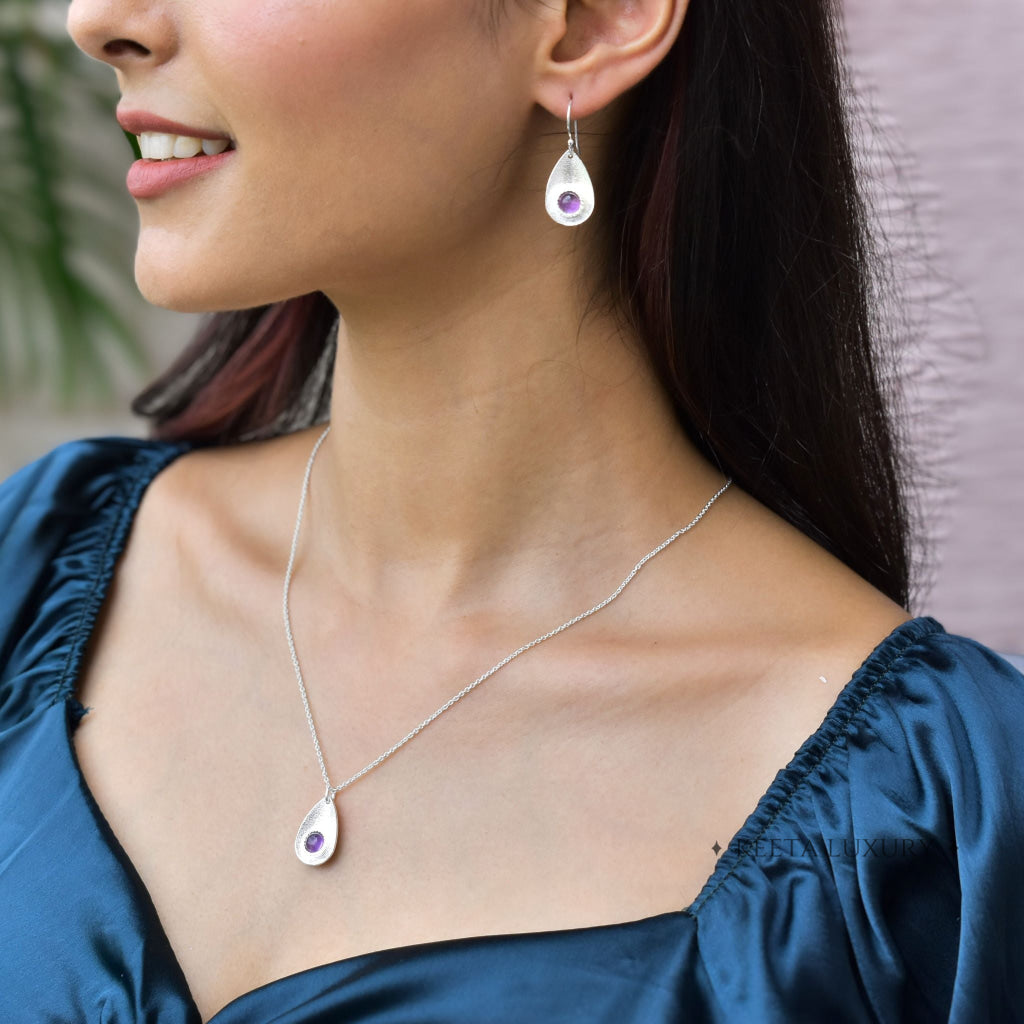 Subtle Elegance - Amethyst Necklace -