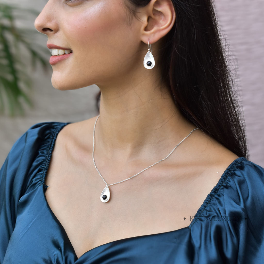 Subtle Elegance - Black Onyx Necklace -
