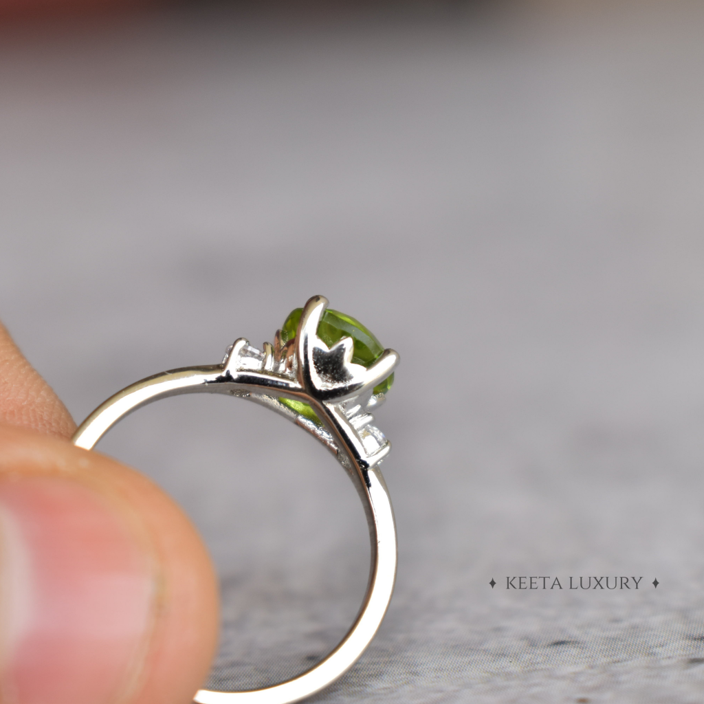 Summer Breeze - Peridot Ring -
