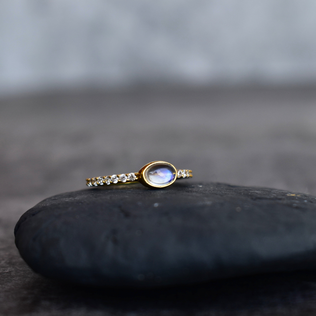 Tender Blossom - Moonstone Ring -