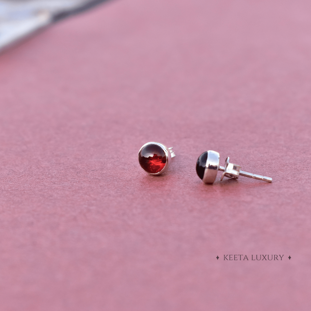 Tiny Star - Garnet Stud -
