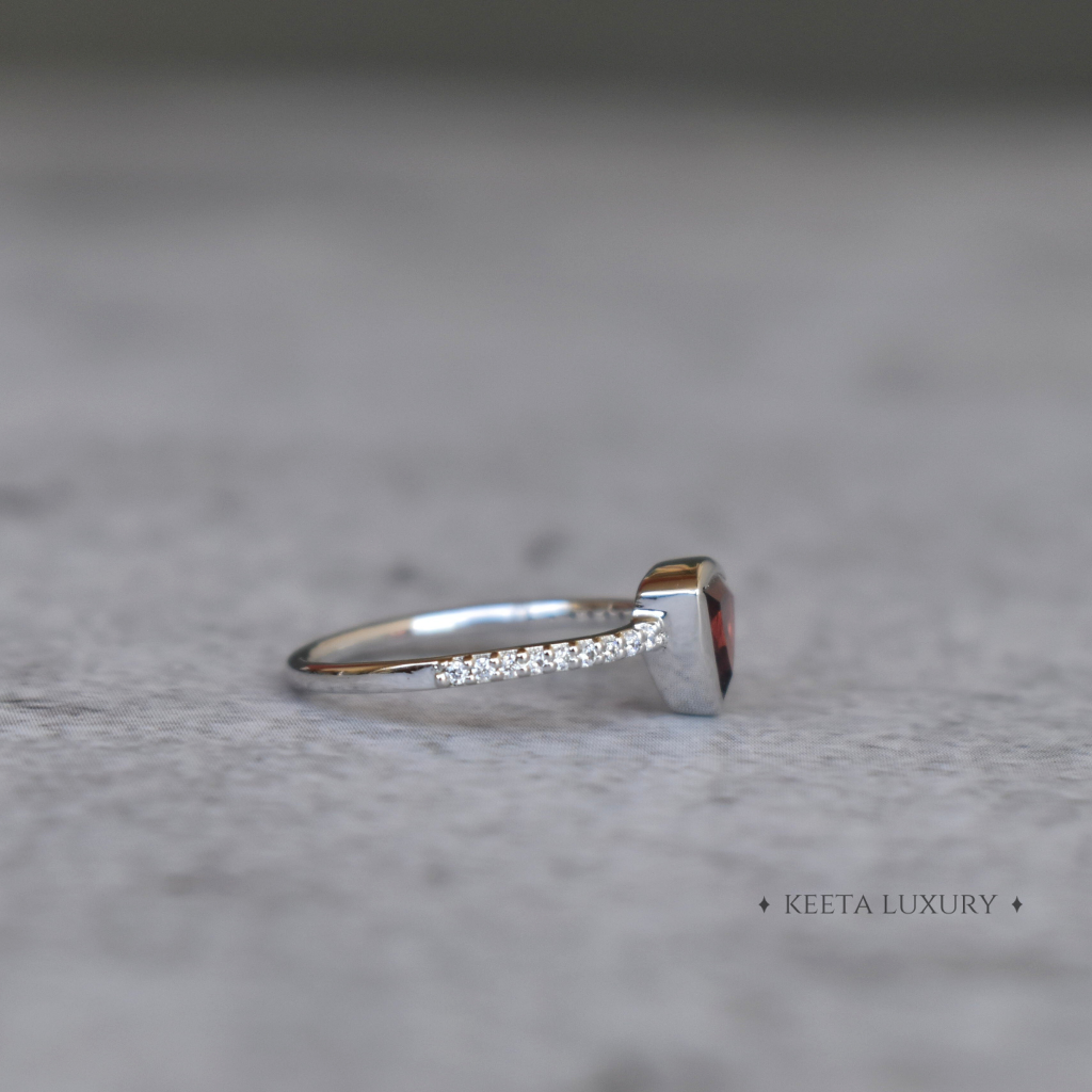 Trillion Tango - Garnet Ring -