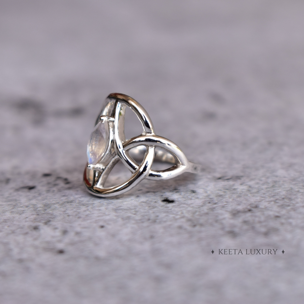 Trinity Knot - Moonstone Ring -