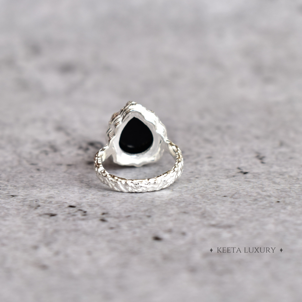 Twiggy Elegance - Black Onyx Ring -