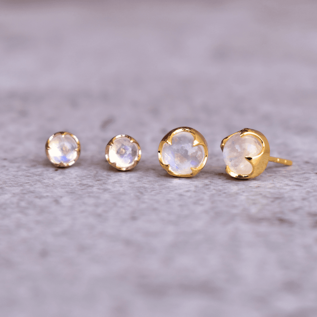 Claw - Moonstone Earring -