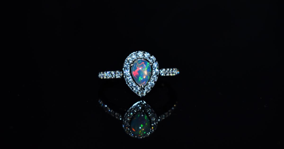 October Birthstone: The Ultimate Guide to Opal