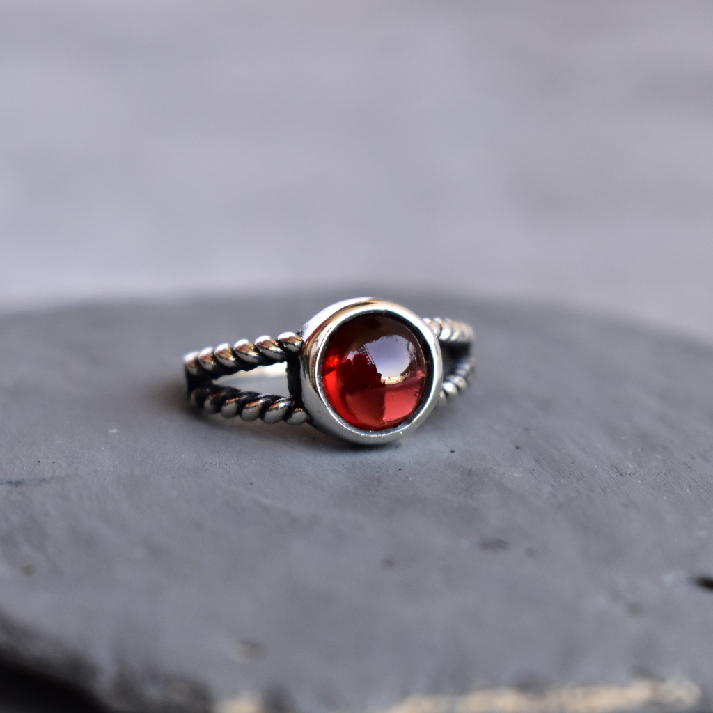 Bohemian Dance - Garnet Ring -