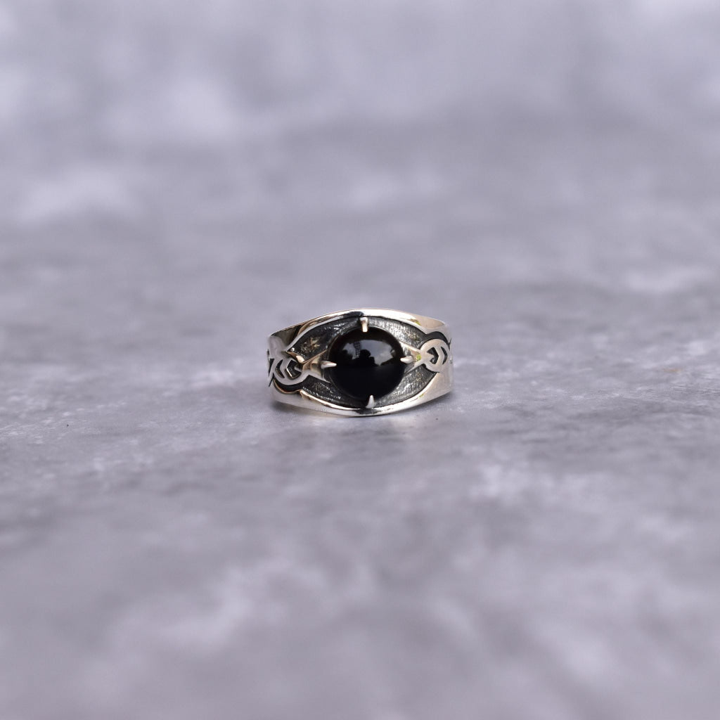 Celtic Noir - Black Onyx Ring -