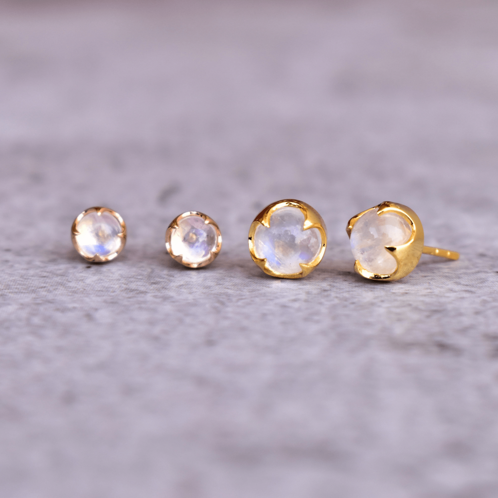 Claw - Moonstone Earring -