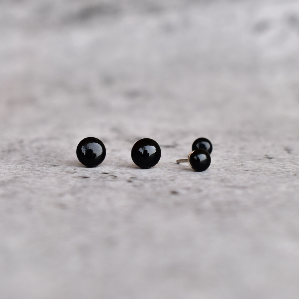 Dovey - Black Onyx Studs -