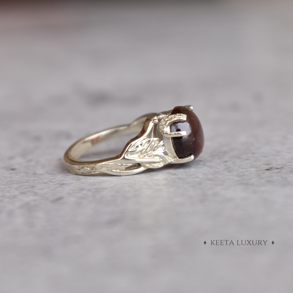 Earthy Leaf - Garnet Ring -