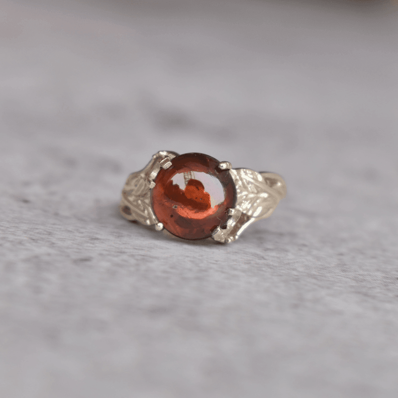 Earthy Leaf - Garnet Ring
