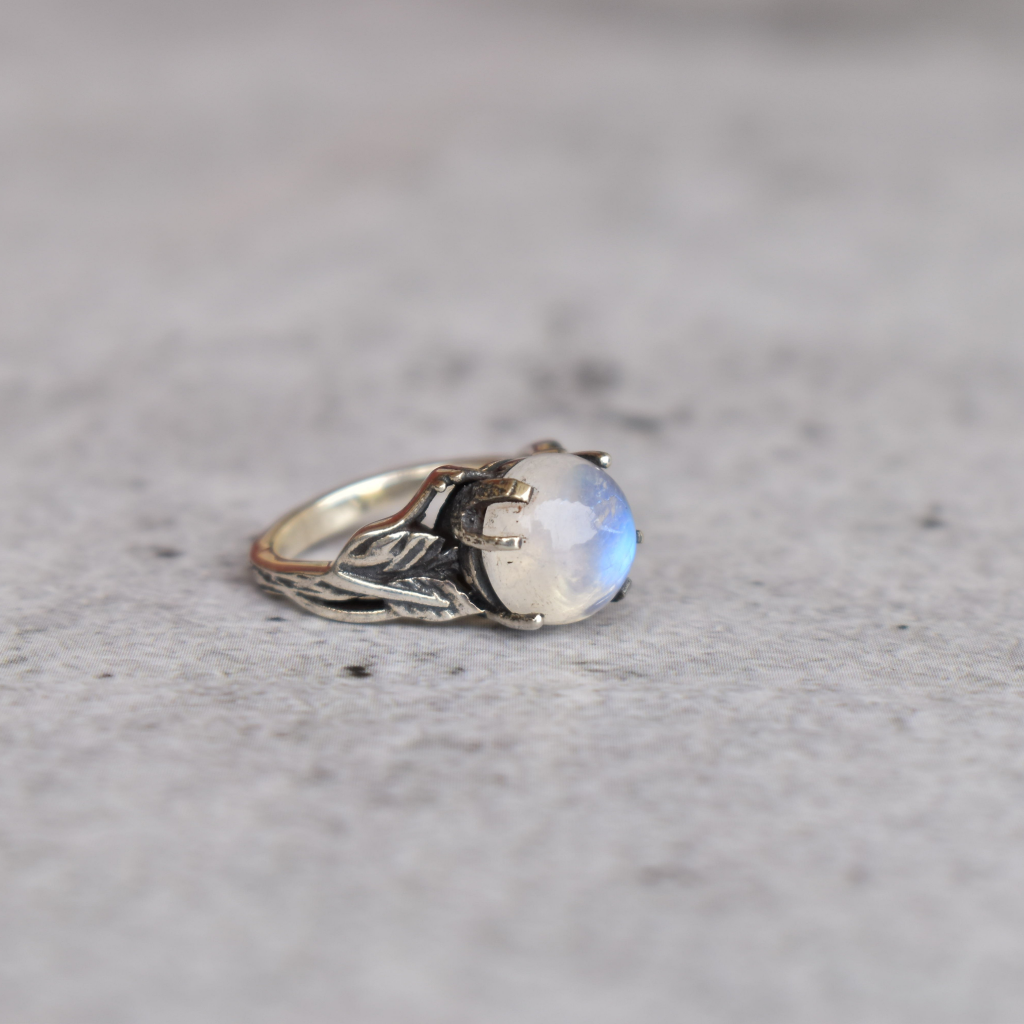 Earthy Leaf - Moonstone Ring -