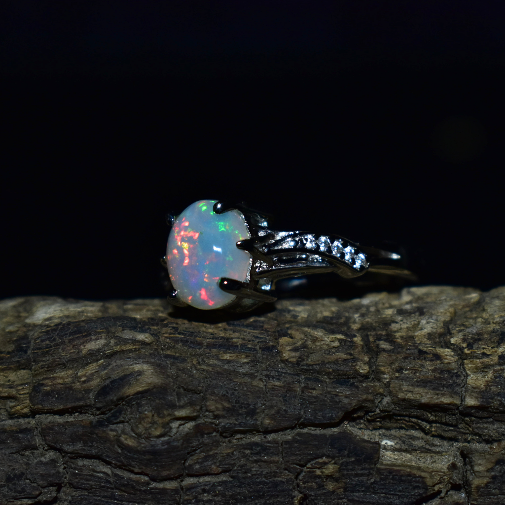 Glimmering Charm - Opal Nature Ring -