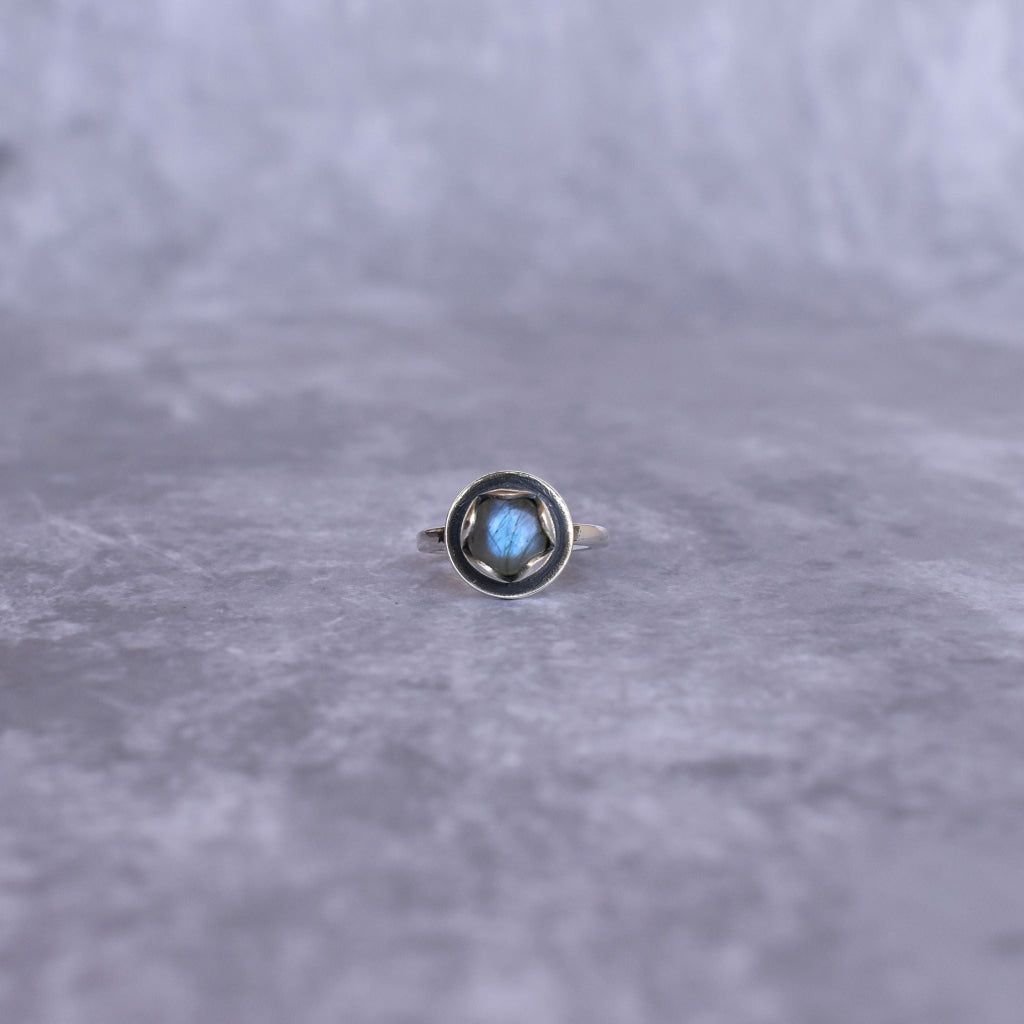 Lotus Dream - Labradorite Ring -