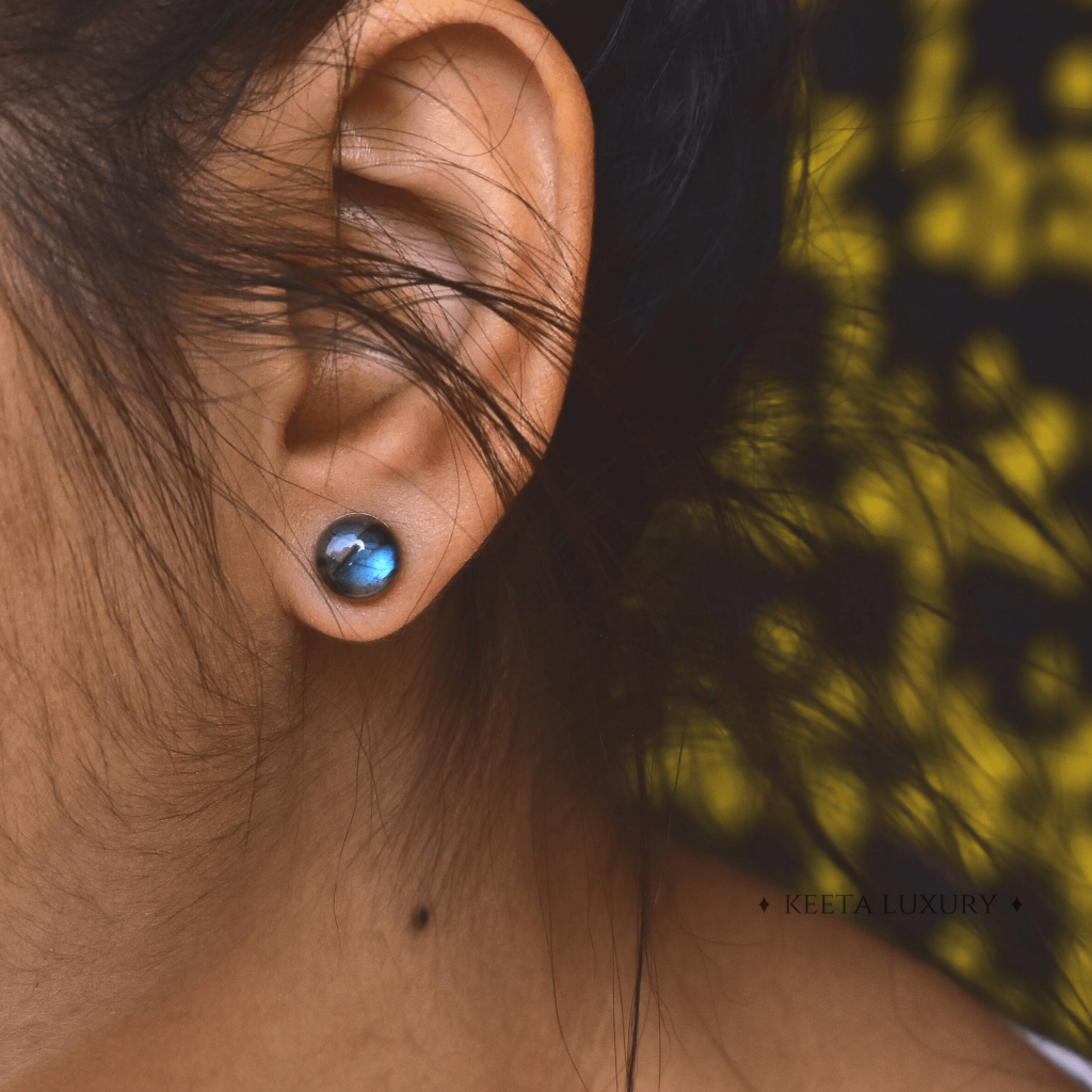 Magic Button - Labradorite Stud -