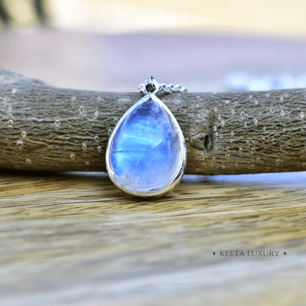 Magic Drop - Moonstone Necklace -
