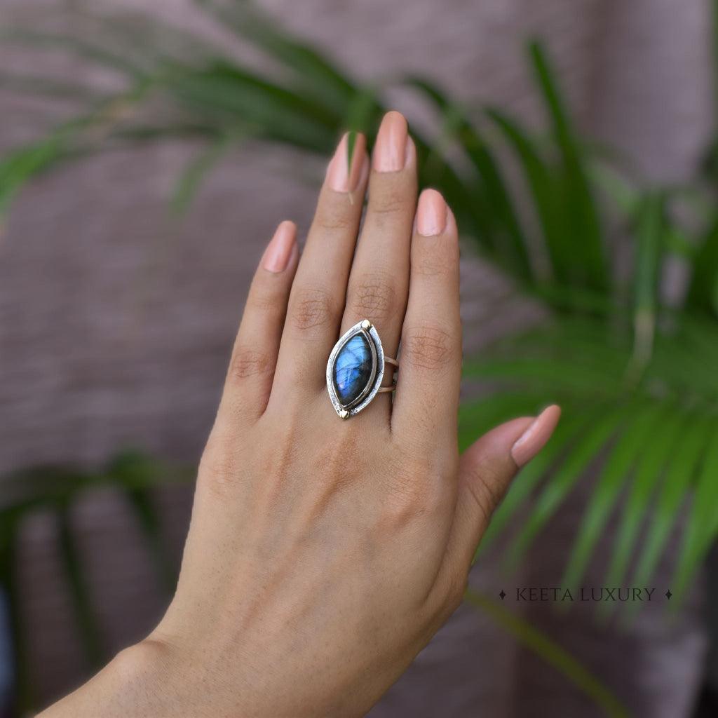 Marquise Beauty - Labradorite Ring -
