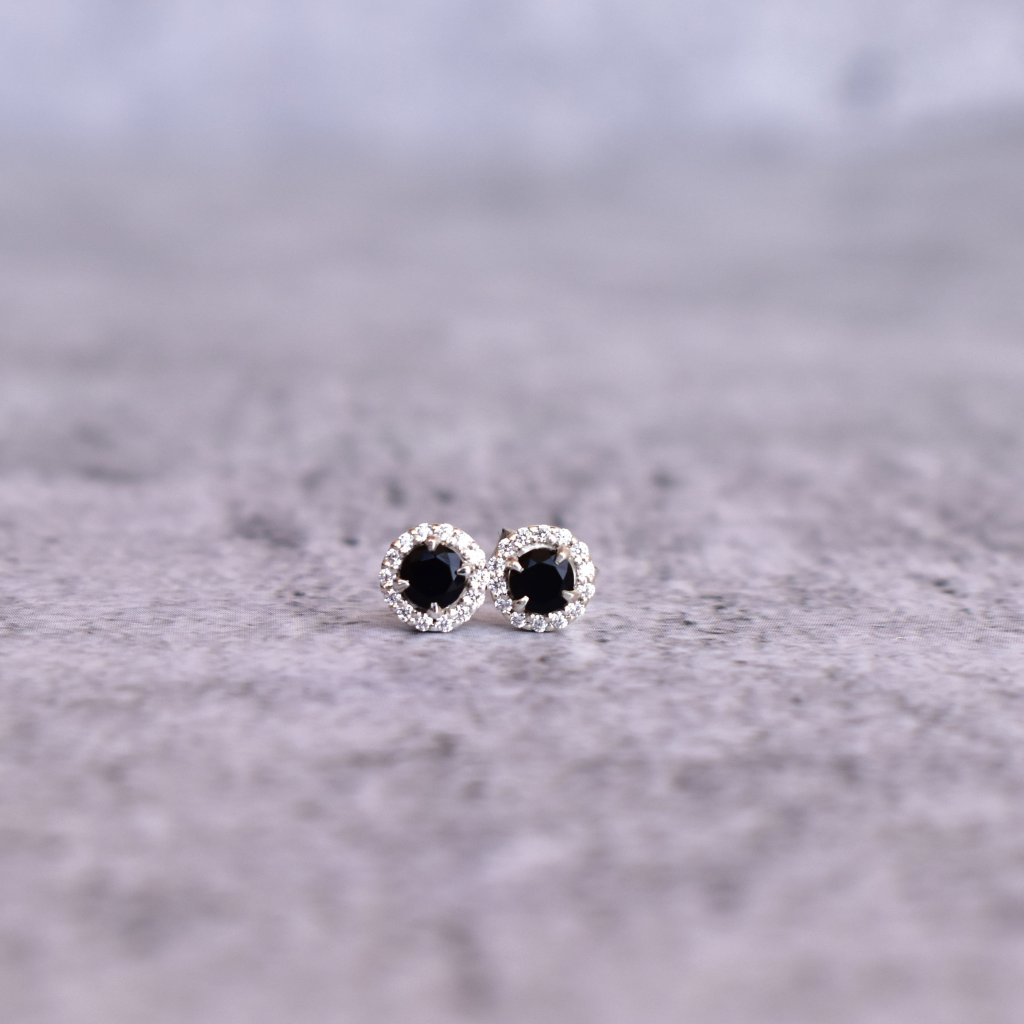 Minimal - Onyx Studs -