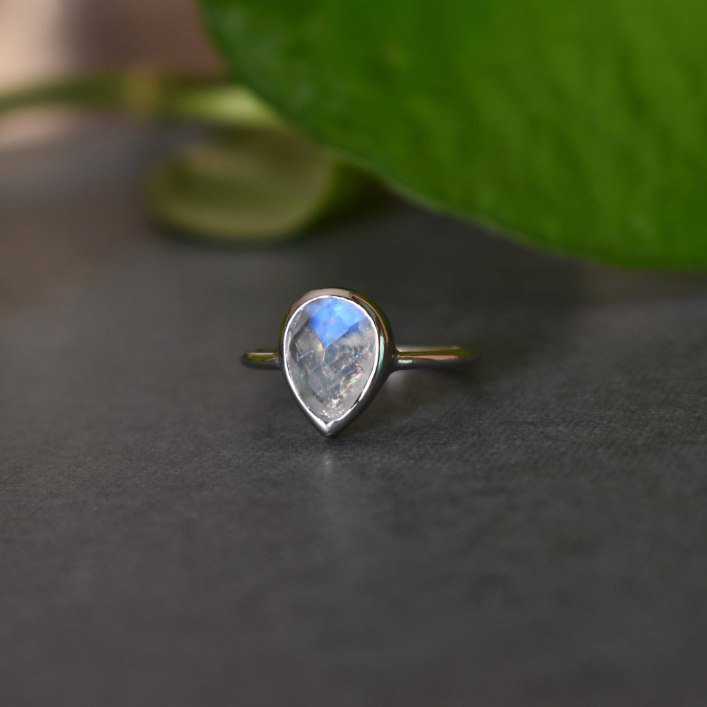 Moon Drop - Moonstone Ring -