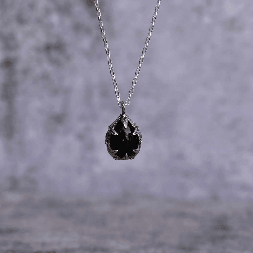 Nature Glow - Black Onyx Necklace -