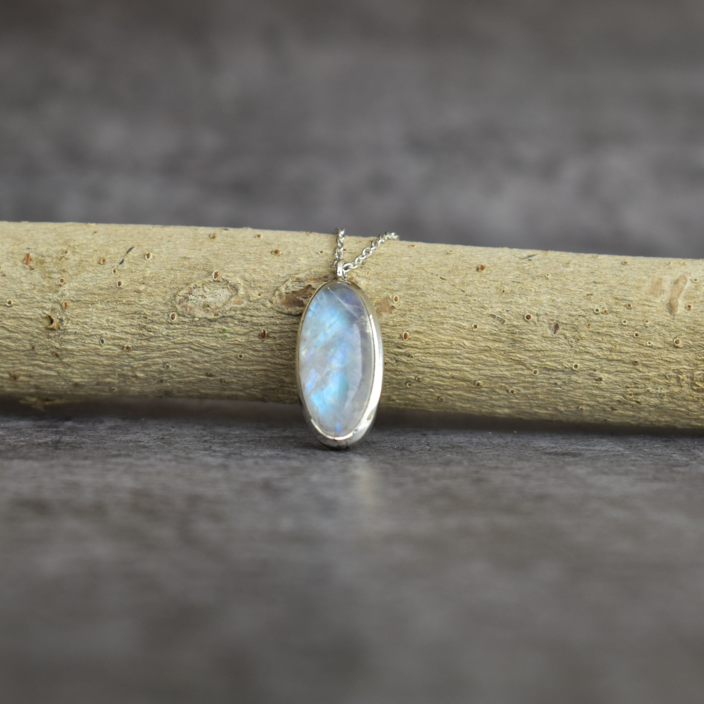 Oval Regency - Moonstone Necklace -